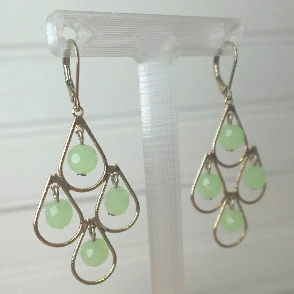 Y2K Dangle Earrings Green Beads Gold Tone Chandelier Tiered Pierced Jewelry